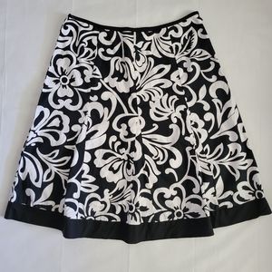 Stunning Black & White High Waisted Flare Floral Skirt Size 10